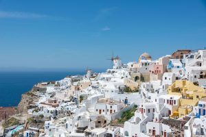 Cliffside Lodgings With Panoramic Coastal Walks