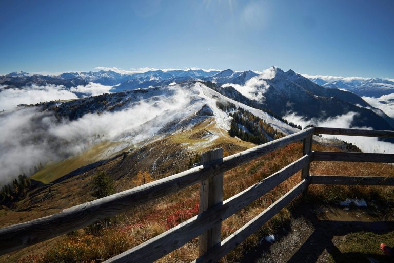 Mountain Resorts That Transform With the Seasons