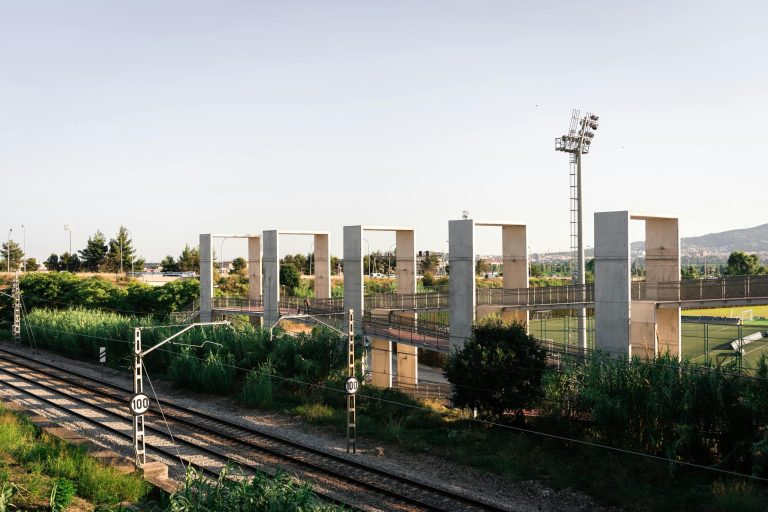 Green Hydrogen Production for Zero-Emission Transport