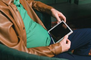 Multi-Screen Displays Enhancing In-Car Entertainment Experiences